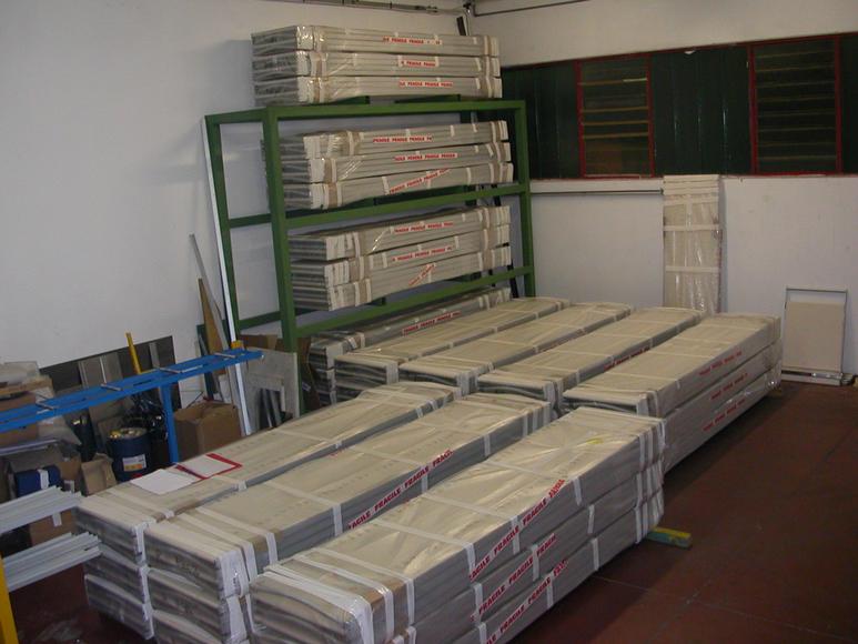 La Bottega dei Telai: Loaders ready for Dispatch